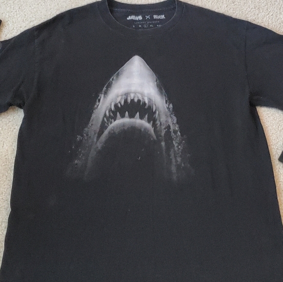 supreme t shirt shark